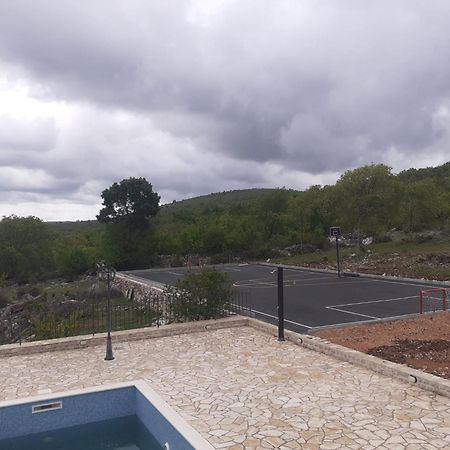 Patakun Holiday Home For 5, With Heated Pool Lecevica 외부 사진