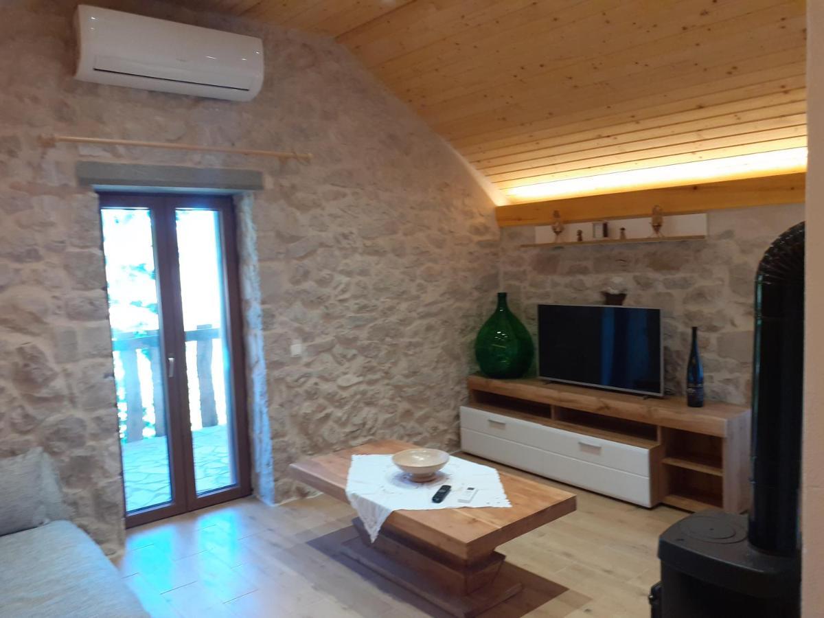 Patakun Holiday Home For 5, With Heated Pool Lecevica 외부 사진