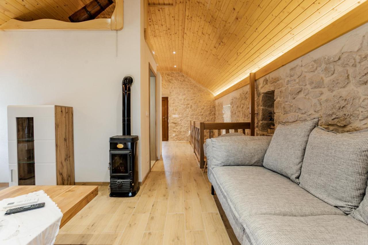 Patakun Holiday Home For 5, With Heated Pool Lecevica 외부 사진