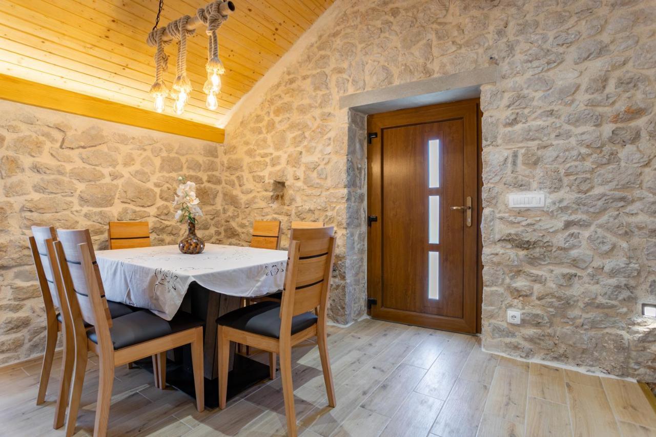 Patakun Holiday Home For 5, With Heated Pool Lecevica 외부 사진