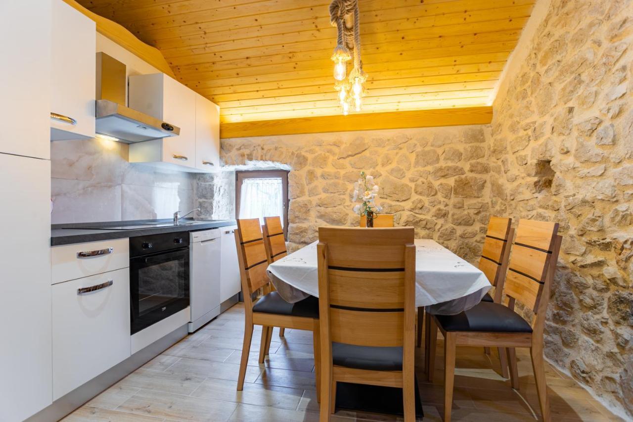 Patakun Holiday Home For 5, With Heated Pool Lecevica 외부 사진