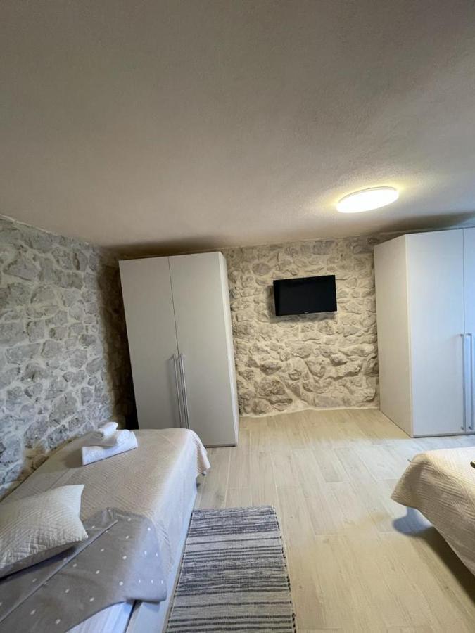 Patakun Holiday Home For 5, With Heated Pool Lecevica 외부 사진