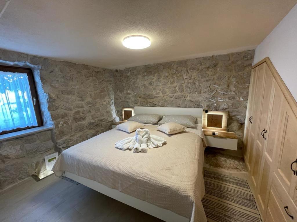 Patakun Holiday Home For 5, With Heated Pool Lecevica 외부 사진