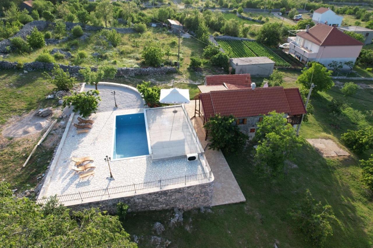 Patakun Holiday Home For 5, With Heated Pool Lecevica 외부 사진