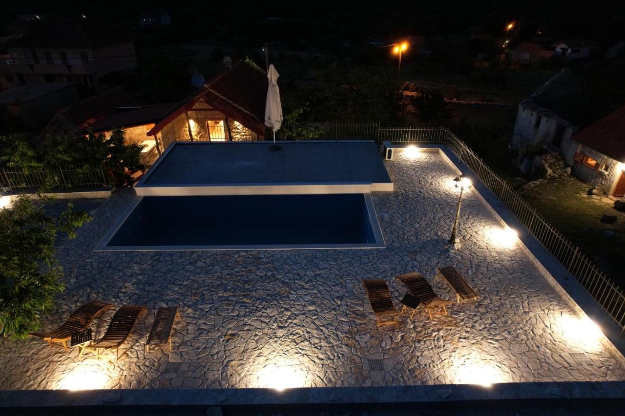 Patakun Holiday Home For 5, With Heated Pool Lecevica 외부 사진