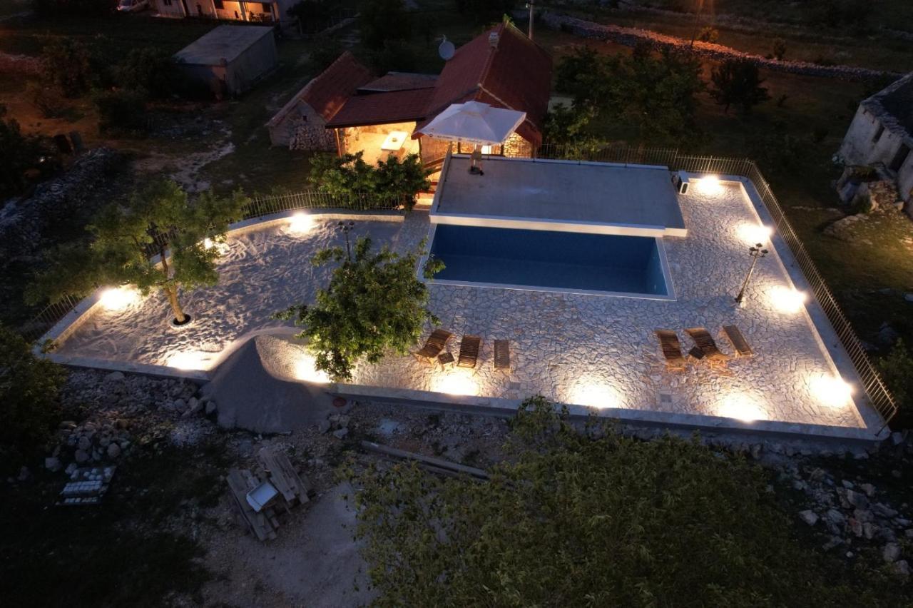Patakun Holiday Home For 5, With Heated Pool Lecevica 외부 사진