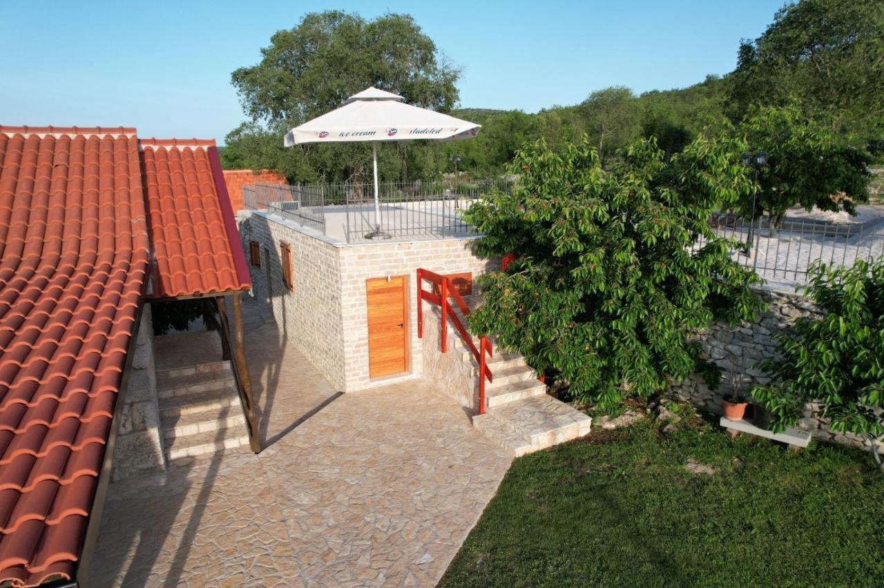 Patakun Holiday Home For 5, With Heated Pool Lecevica 외부 사진