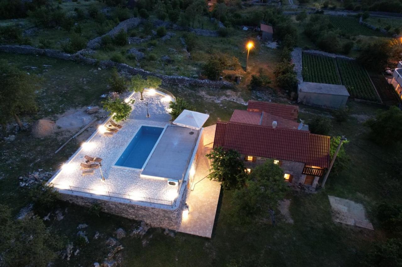 Patakun Holiday Home For 5, With Heated Pool Lecevica 외부 사진