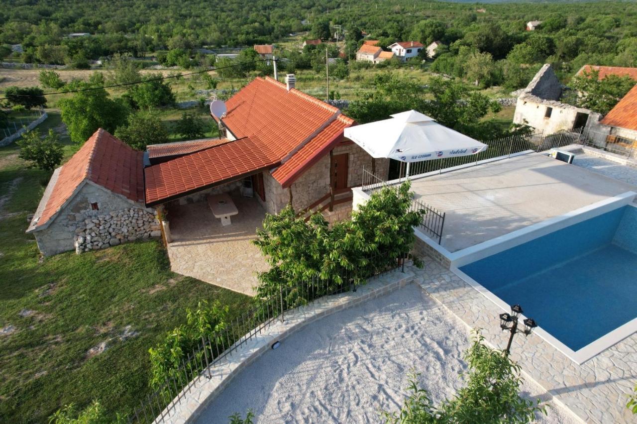 Patakun Holiday Home For 5, With Heated Pool Lecevica 외부 사진