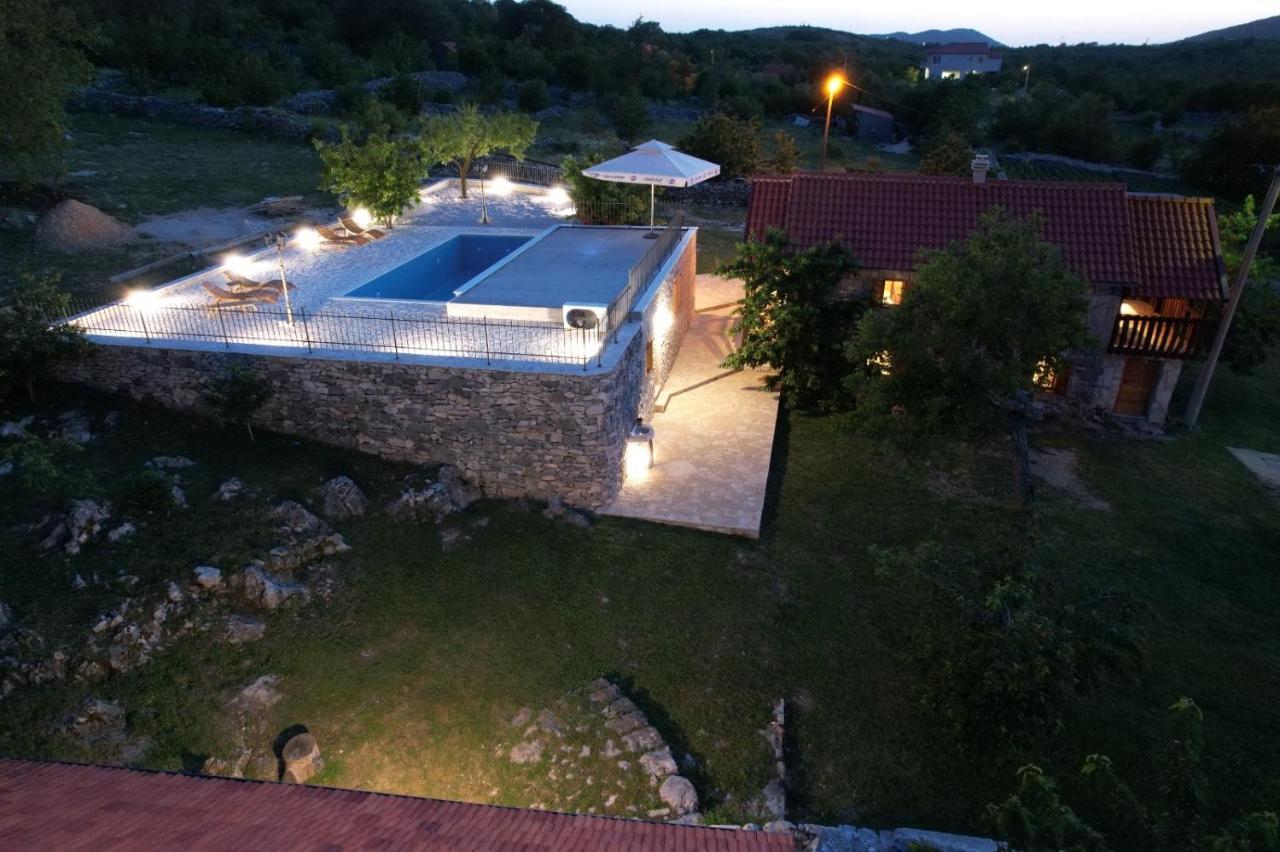 Patakun Holiday Home For 5, With Heated Pool Lecevica 외부 사진
