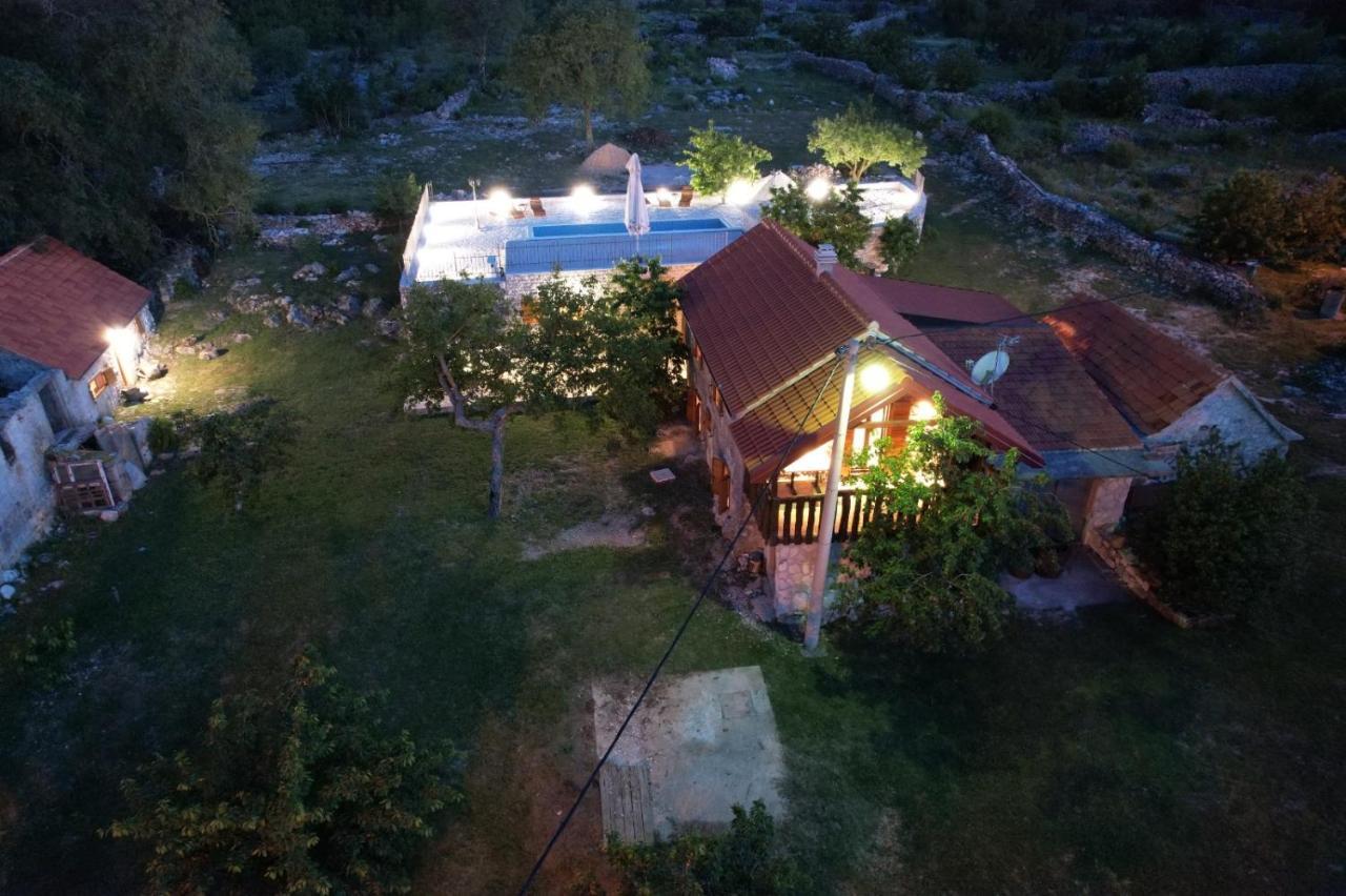 Patakun Holiday Home For 5, With Heated Pool Lecevica 외부 사진