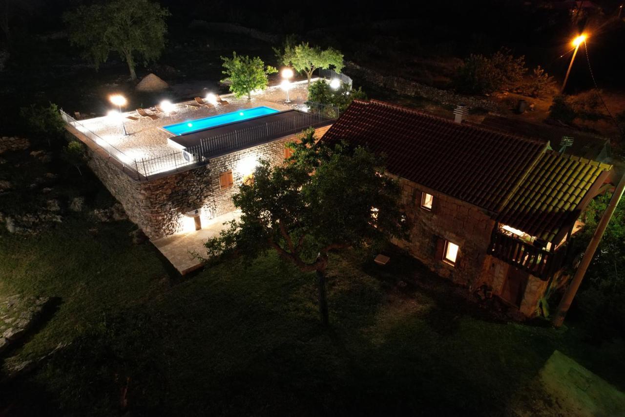 Patakun Holiday Home For 5, With Heated Pool Lecevica 외부 사진