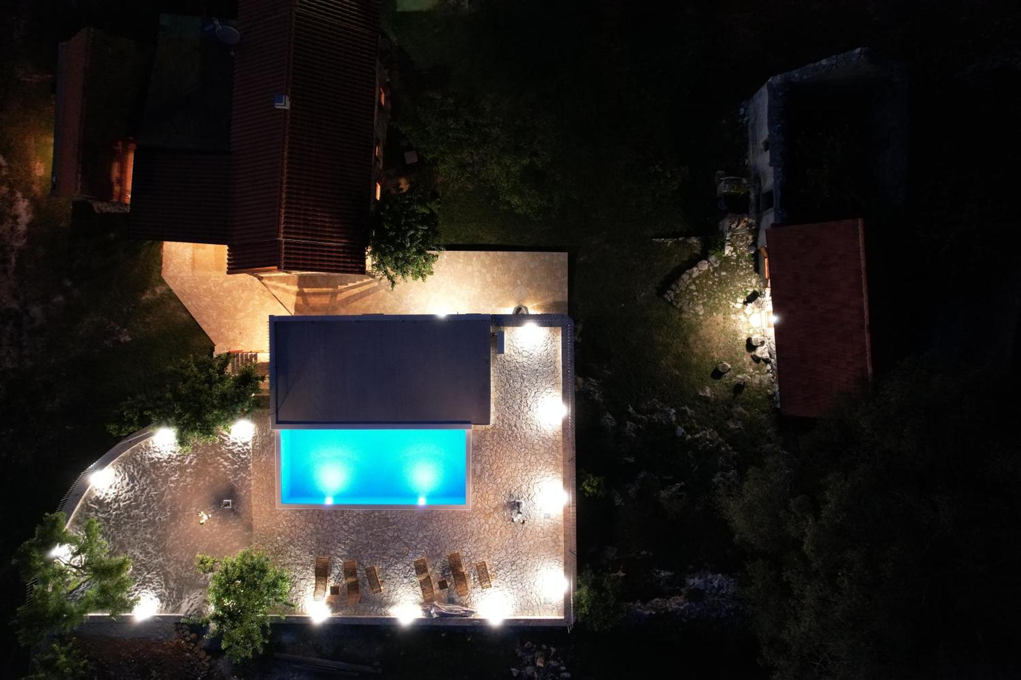 Patakun Holiday Home For 5, With Heated Pool Lecevica 외부 사진