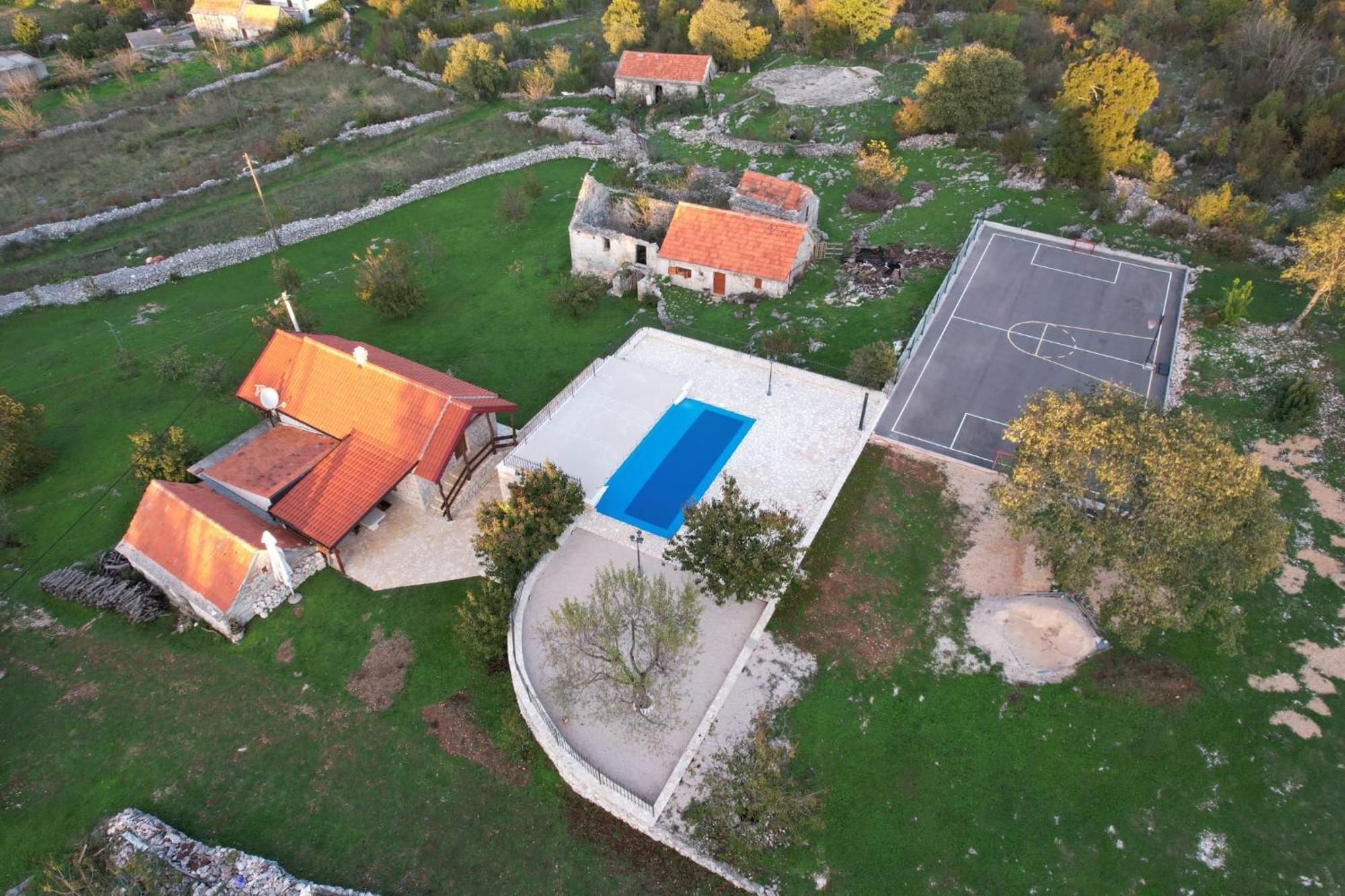 Patakun Holiday Home For 5, With Heated Pool Lecevica 외부 사진