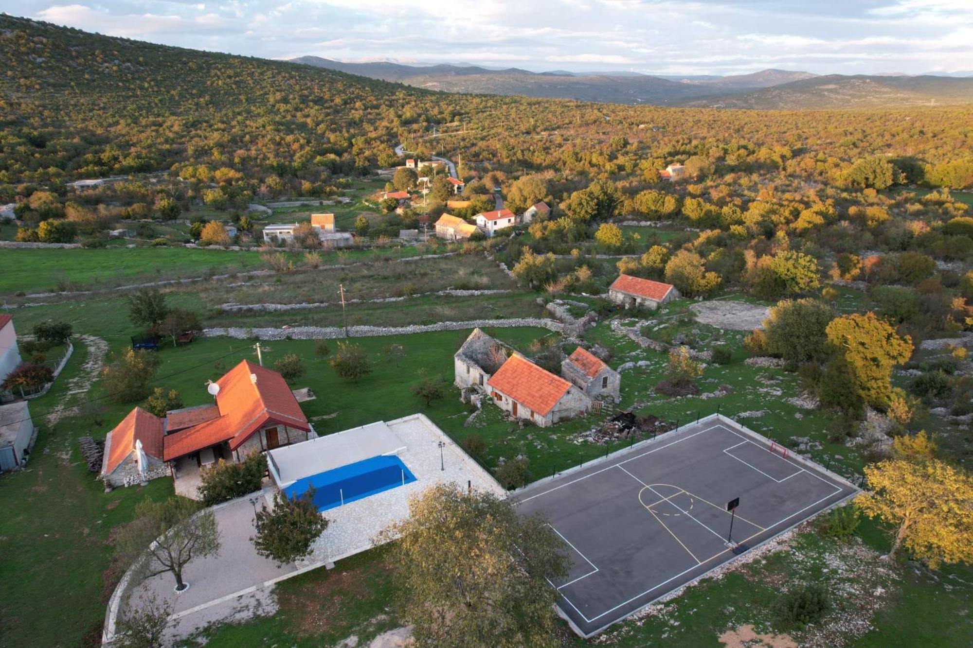 Patakun Holiday Home For 5, With Heated Pool Lecevica 외부 사진