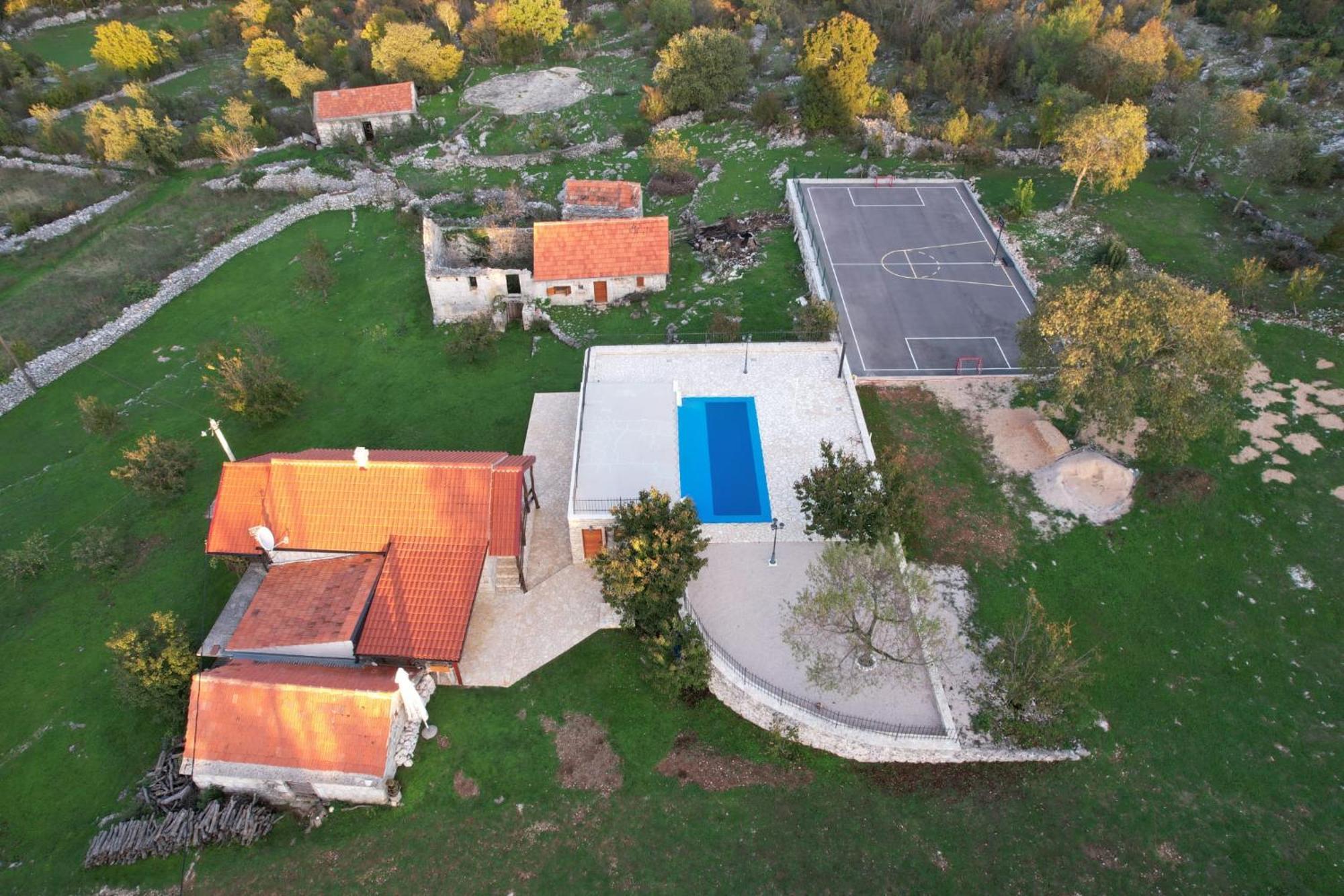 Patakun Holiday Home For 5, With Heated Pool Lecevica 외부 사진